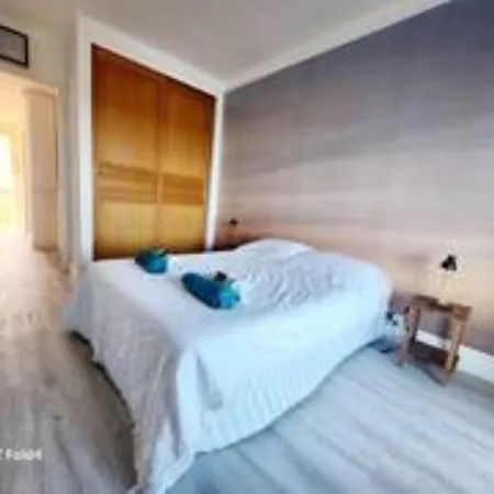 Front Mer Yourehostehelper Apartment *